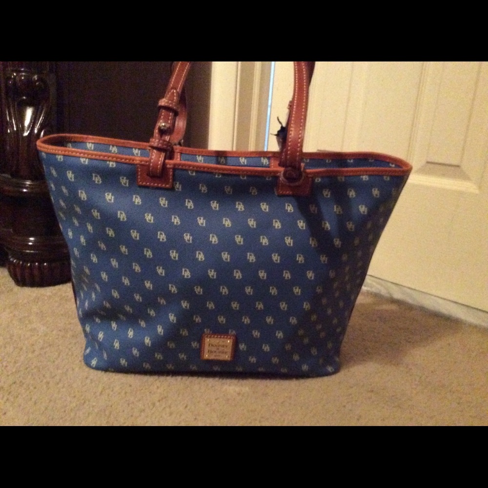 Dooney & Bourke Gretta Leisure Shopper - lQ489